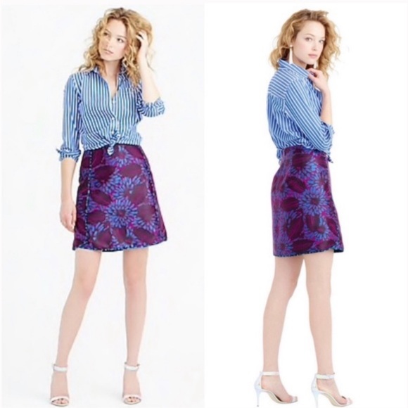 J. Crew Jacquard A-Line Mini Skirt
Midnight Floral. Size 4 - Picture 4 of 9